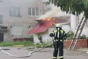 В Брянске горели гаражи на территории строительного колледжа