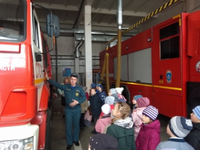 В Брянске спасатели организовали экскурсию для гимназистов