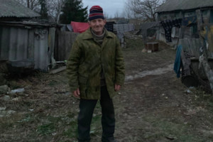 Новогоднюю посылку одинокому мужчине из села Чемоданово подготовили брянцы