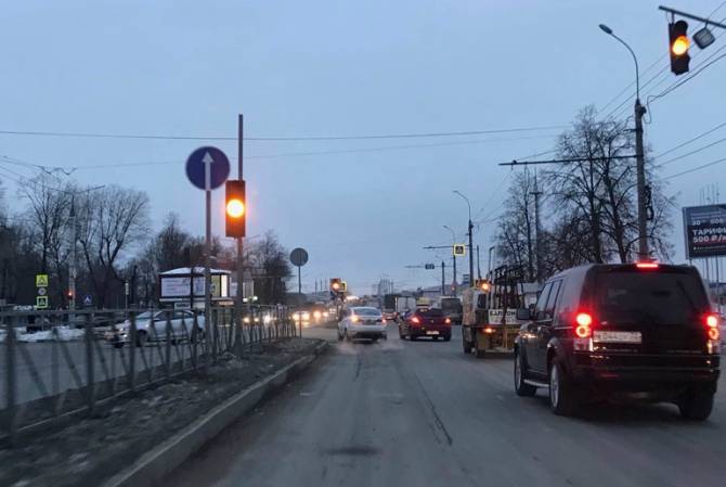 В Брянске водители проигнорировали запрет левого поворот к ДК железнодорожников