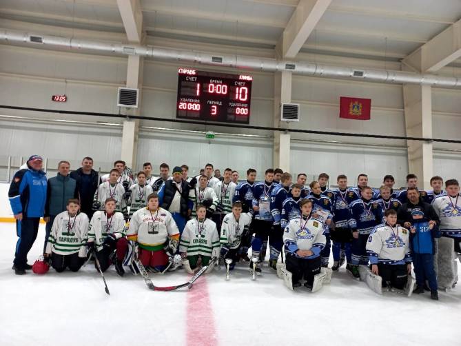 Юные хоккеисты из Клинцов победили на региональном этапе «Золотой шайбы»