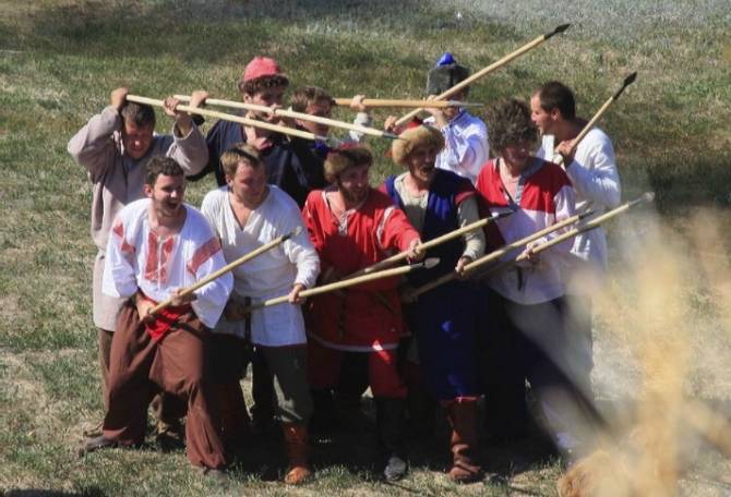 Жителей брянского поселка Климово пригласили сыграть в «Казаки-разбойники»