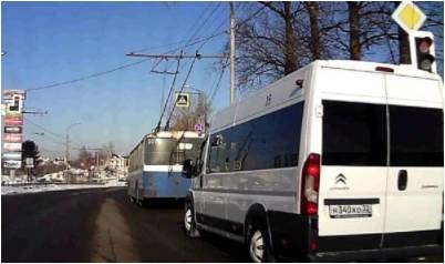 В Брянске наказали маршрутчика-лихача за грубое нарушение ПДД