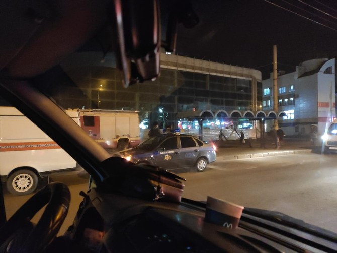 В Брянске экстренные службы вызвали по тревоге на улицу Крахмалева