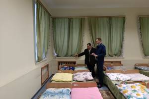 В Жирятино директора школы наказали за холод в спальной и игровой комнатах