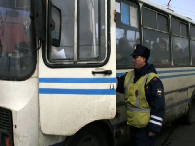 В Брянске на Ульянова проверят автобусы