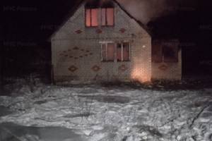 Ранним утром в Стародубском районе потушили пожар в частном доме 