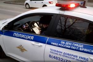 В Брянске автоинспекторы задержали лишённого прав таксиста