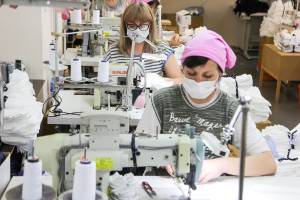 В Почепе на бывшем военном заводе начнут шить маски