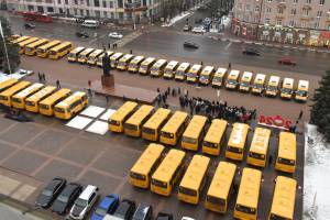 Школы Брянска и области получили 49 новых автобусов