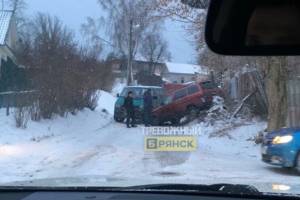 В Брянске в Соловьях не разъехались автомобили