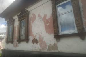 Жителей Новозыбкова возмутил вид старинного дома