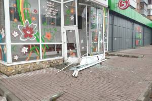 В Брянске разнесли цветочный магазин на проспекте Ленина