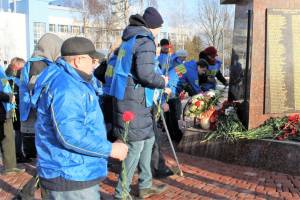 В Брянске активисты ЛДПР почтили память воинов-интернационалистов