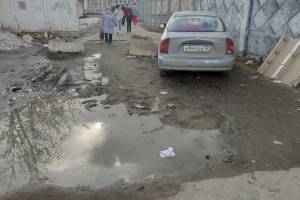 Переход от вокзала Брянск-Орловский к улице Димитрова вывел пешеходов в грязь