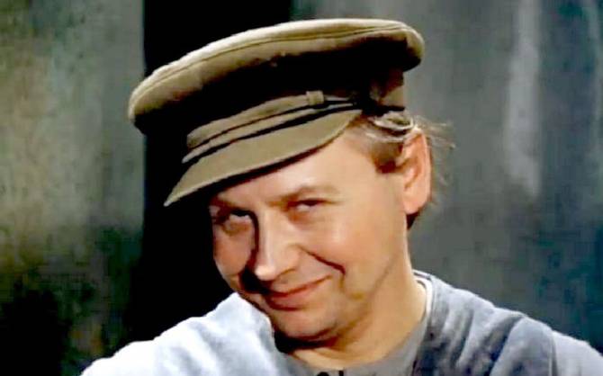 «Альхен» из брянского лесничества украл почти миллион рублей, получая зарплату за уволенного родственника жены