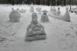 В Сельцо появилась сказочная поляна снеговиков с Мастером Йода