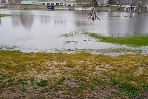 Из-за ливней база брянского «Динамо» в Отрадном превратилась в озеро