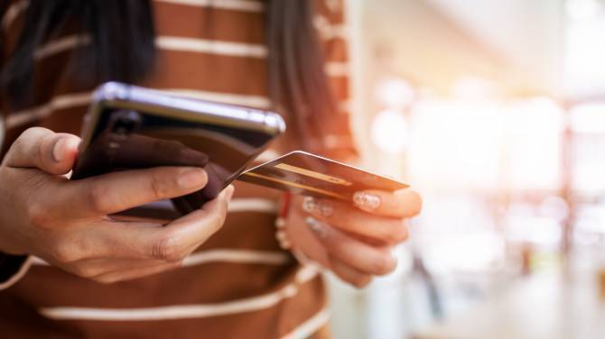 За неделю 18 брянцев пополнили кошельки мошенников на 5,1 млн рублей