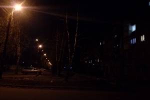 В Брянске жители улицы Новозыбковской просят вывести двор из тьмы