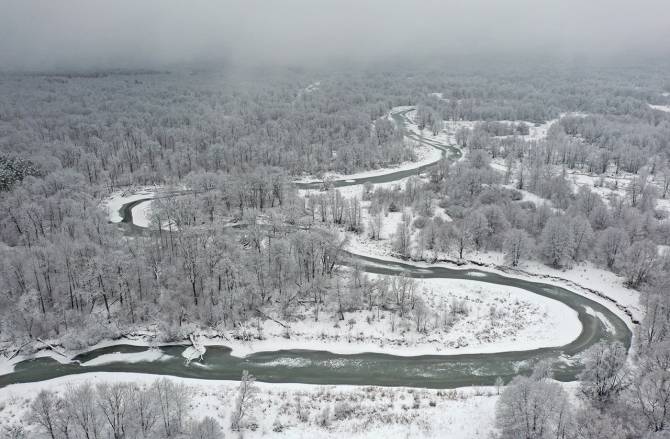 Зимнюю красоту брянской реки Нерусса показали с высоты птичьего полета