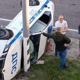 В ДТП с участием автомобиля ДПС под Брянском ранены 5 человек
