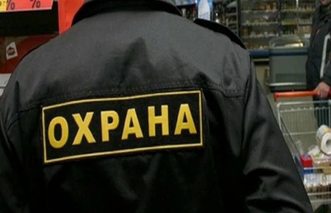 В Новозыбкове охранник магазина избил предполагаемого воришку