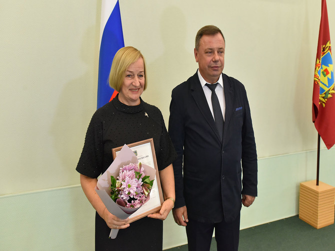 Брянской областной библиотеке на день рождения подарили 2,5 млн рублей