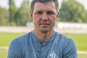 Главному тренеру брянского «Динамо» Александру Фомичеву исполнилось 43 года