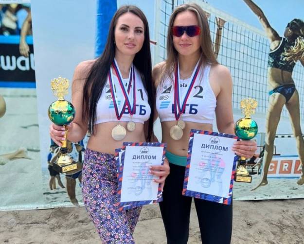 Брянские девушки завоевали серебро на чемпионате ЦФО по пляжному волейболу