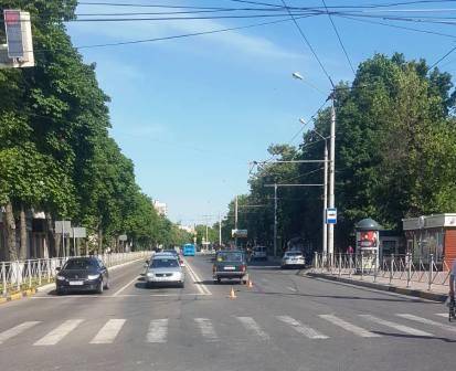 В Брянске пенсионер устроил ДТП: на дорогу выпала 61-летняя пассажирка