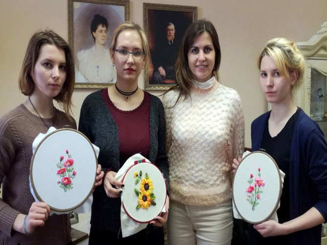 Народные мастера бесплатно научат брянцев изготавливать сувениры