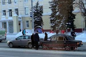 В Брянске на проспекте Ленина «семерка» въехала в иномарку