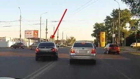В Брянске водителя оштрафовали за обгон через сплошную по встречке