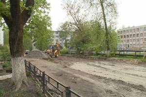 В Брянске начался ремонт четырех дворовых территорий