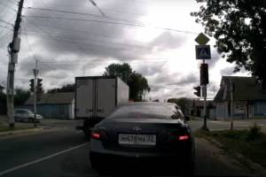 В Новозыбкове водитель легковушки сбил женщину и скрылся