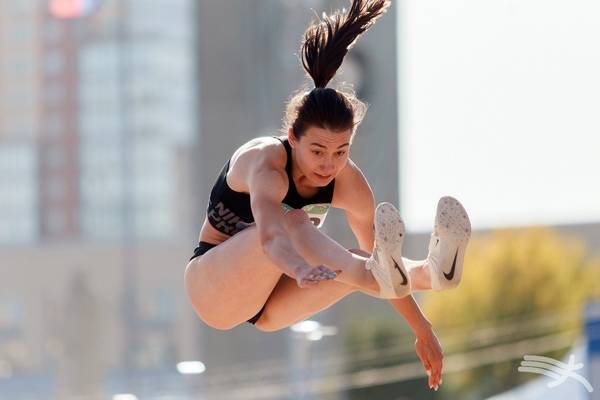 Брянская девушка стала чемпионкой России по легкой атлетике среди молодежи