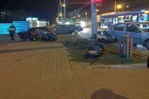 В Брянске в ДТП уничтожен светофор на Станке Димитрова