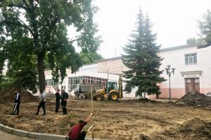 В Брянске начался второй этап благоустройства территории у кинотеатра «Победа»