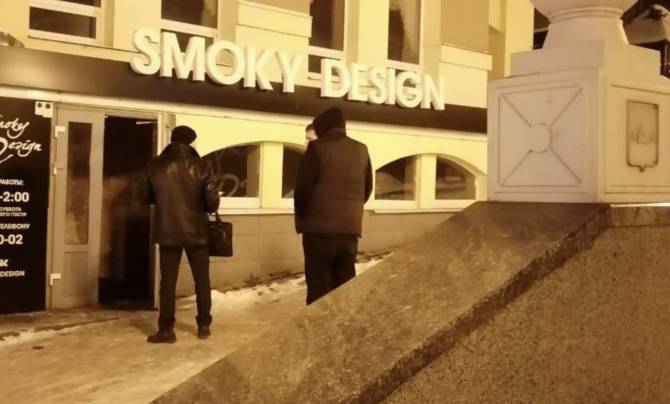 «Запретный дымок»: в Брянске ещё одну кальянную поймали открытой ночью 