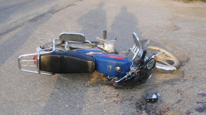 В жуткой аварии в Брянске 14-летний мотоциклист сломал позвоночник