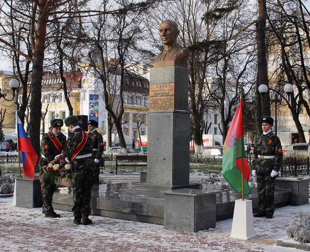 В Брянске у памятника Морозову прошел митинг