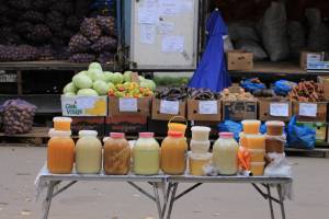 В Брянске открылись овощные базары