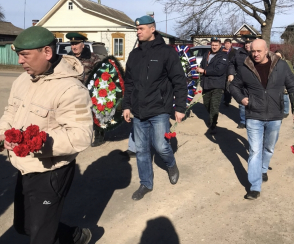 В Клинцах похоронили погибшего подполковника Алексея Хасанова