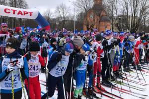 В Брянске на «Лыжню России» вышли более 2 тысяч человек