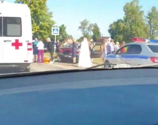 В аварии со свадебным кортежем под Брянском пострадали три человека