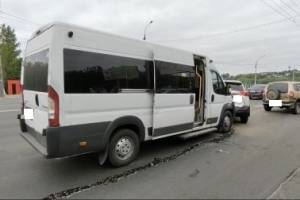 В Брянске четыре человека пострадали в устроенном водителем маршрутки ДТП