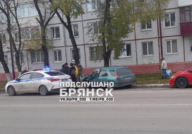 В Брянске возле «Командора» произошло серьёзное ДТП