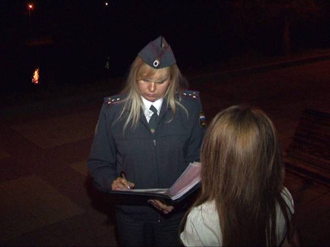 В Брянске на набережной поймали 16-летнюю нарушительницу комендантского часа