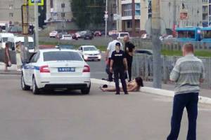 В Брянске умерла девушка, раздевшаяся догола на глазах полицейских
